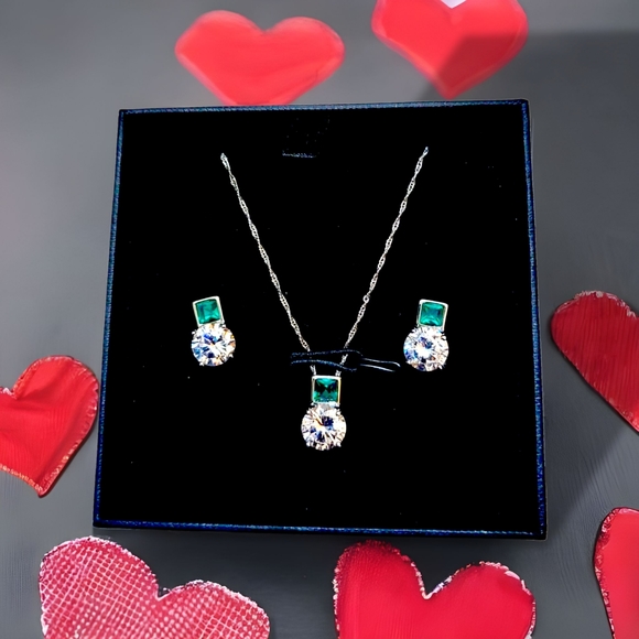 Mary Kay  Jewelry  Mary Kay Emerald And Diamond Neclace And Earring 
